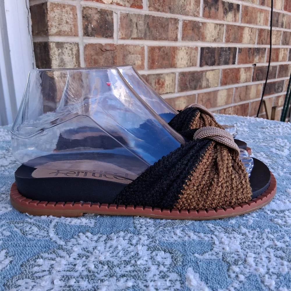 Ferrucci Black and Brown Sandals Made In Brazil Sz. 34/5 - Picture 3 of 9